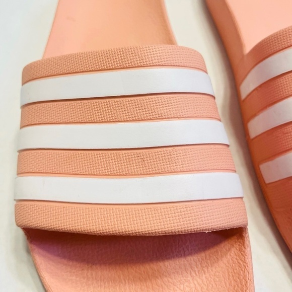 Adidas Adilette Aqua Slide Sandals in Wonder Mauve Peach Size 6 - Picture 3 of 9